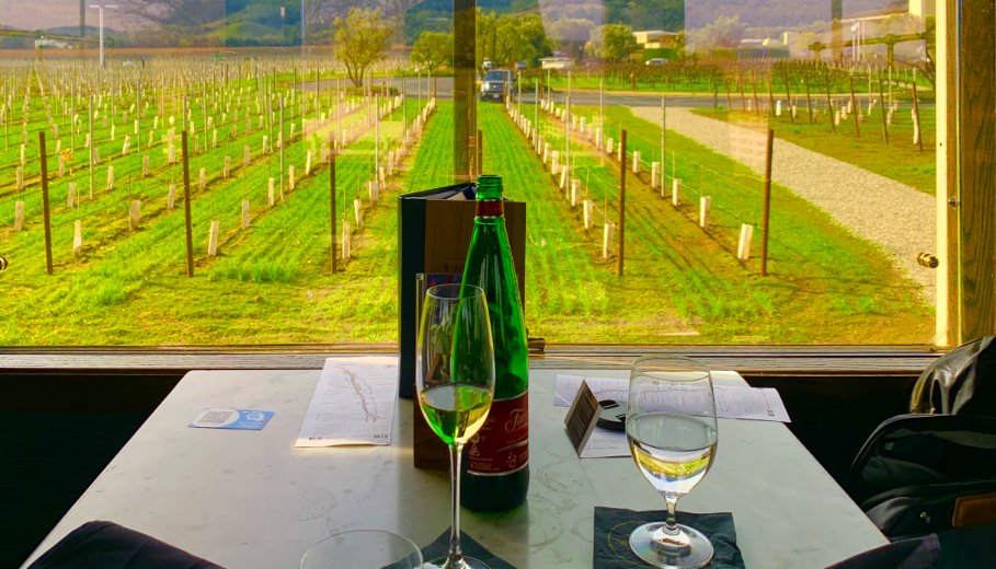 DINING-ONBOARD-WINE-TRAIN-OF-NAPA.JPG