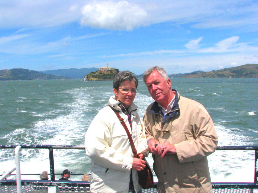 san_francisco_bay_cruises_and_ferry_boat_tours_sailing_around_alcatraz_island.jpg