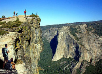 taft_point_yosemite_day_hikes_.jpg