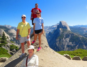 day_hikes_along_the_glacier_point_road.jpg